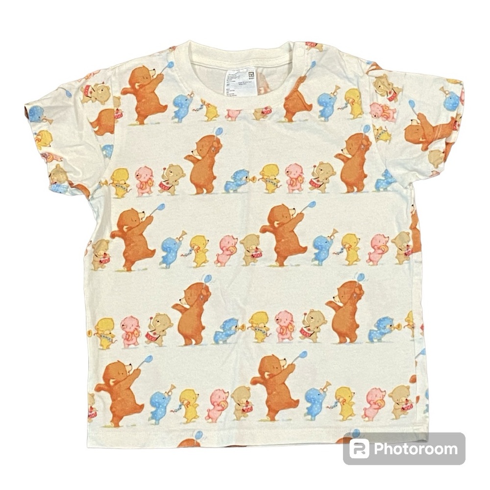 Uniqlo bear parade tee